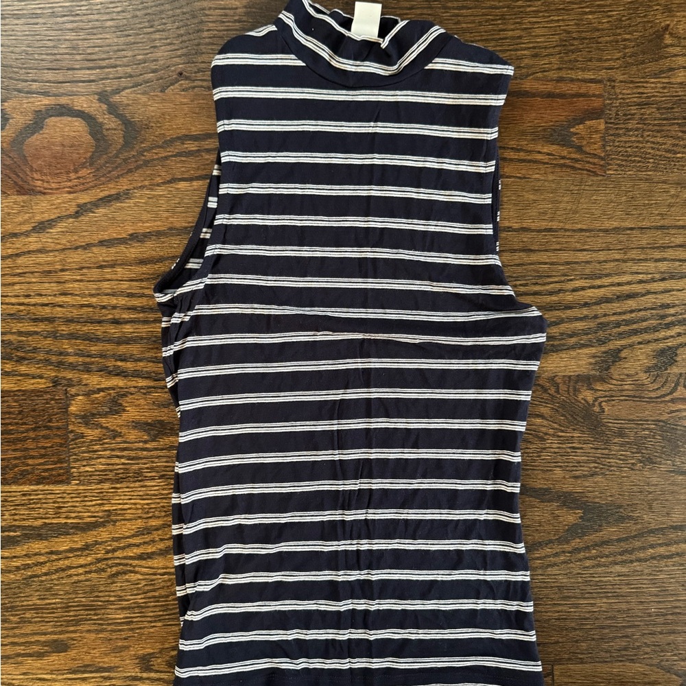NWOT Sleeveless Women's Top
